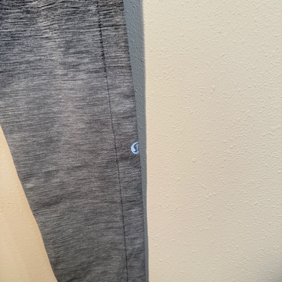 Lululemon Ombre Grey 7/8  Leggings Size 4 - Picture 3 of 14